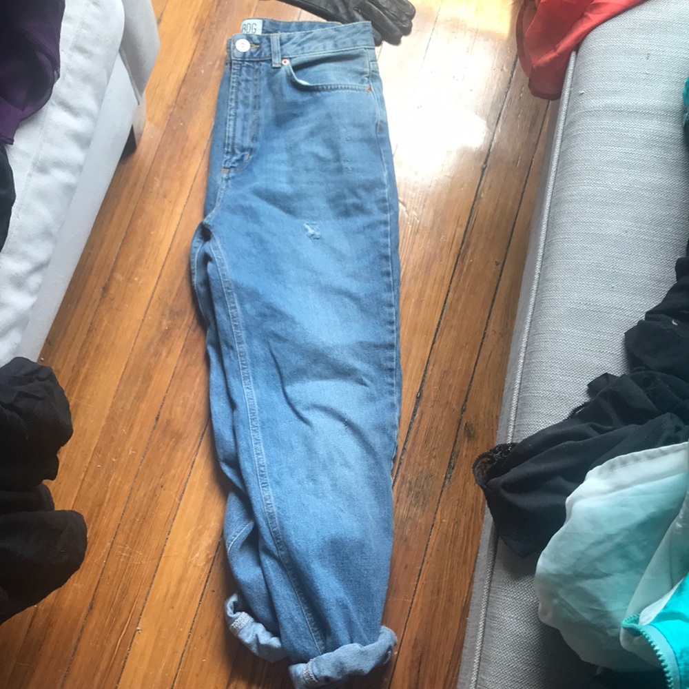 SOLD 🎉🎉🎉 BDG mom jean rainer